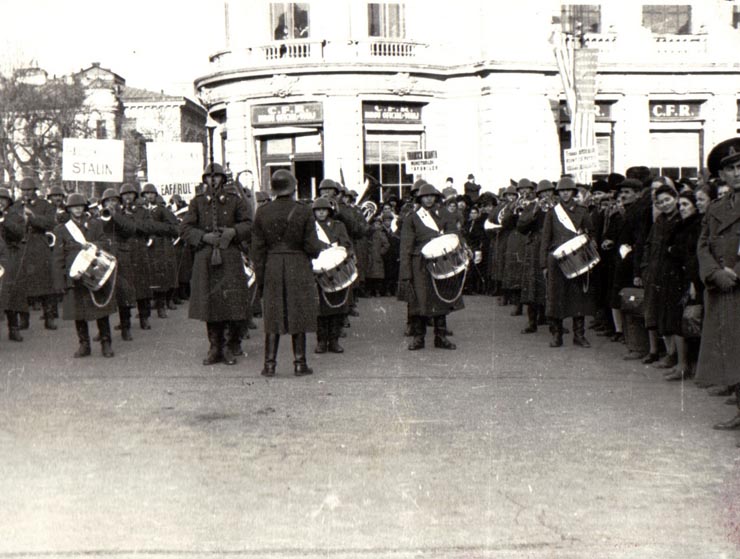 Realipirea Ardealului. Fotografie din 14.III.1945. Bucureşti.