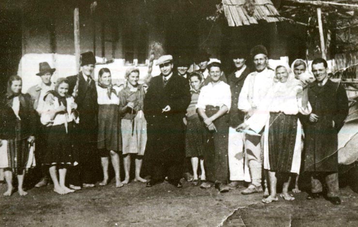 Gheorghe Apostol în satul Strâmba.(1945-1946)