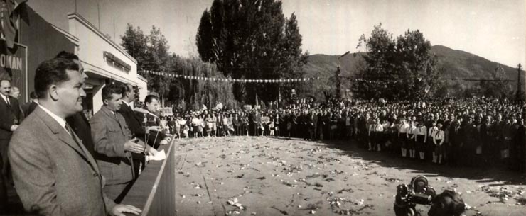 Vizita conducătorilor de partid şi de stat în regiunea Hunedoara (Cugir) . (7-8 X 1966)