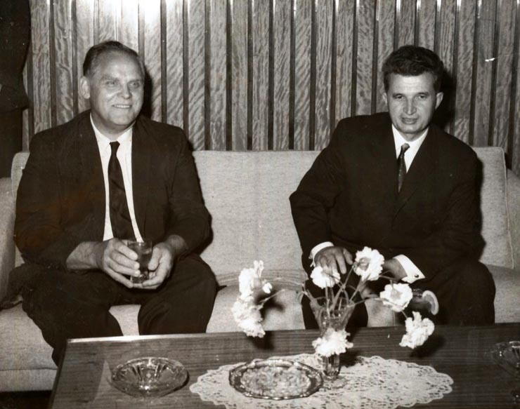 Aspect de la masa oferită de Nicolae Ceauşescu în cinstea lui Gus Hall. (10 X 1966)