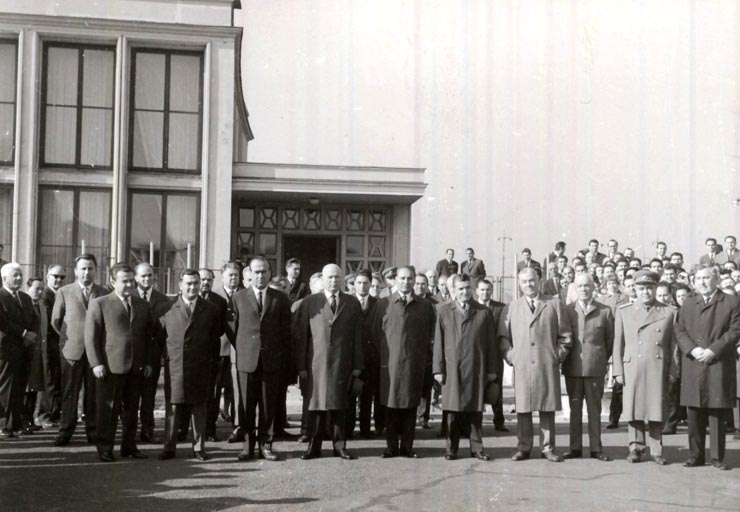 Nicolae Ceauşescu şi Ion Gheorghe Maurer la plecarea spre Moscova într-o vizită prietenească. (17 X 1966)