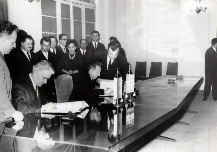 Semnarea protocolului privind schimburile de mărfuri şi de plăţi pe anul 1967 între R.S. România şi R.P. Bulgaria. (7 XI 1966)