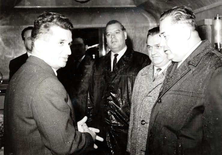 Delegaţia Partidului Comunist Român la cel de al IX-lea Congres al Partidului Comunist Bulgar, la trecerea prin oraşul Giurgiu. (13 XI 1966)