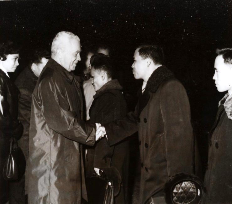Sosirea delegaţiei Partidului Celor Ce Muncesc din Vietnam, condusă de Nguyen Duy Trinh. (20 XI 1966)