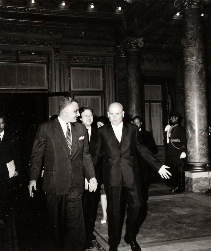 Aspect din timpul vizitei oficiale întreprinse de Chivu Stoica în Republica Arabă Unită. (20-25 XI 1966)