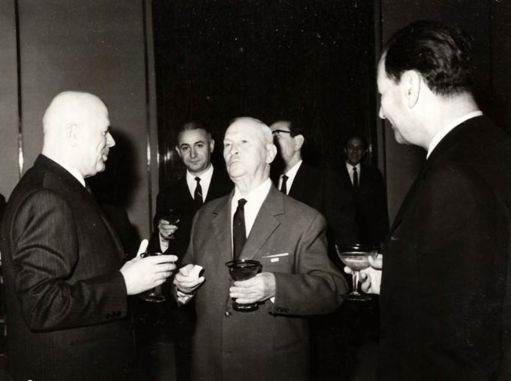 Decorarea lui Ion (Iancu) Olteanu cu Ordinul Tudor Vladimirescu cls. I-a, pentru activitate îndelungată în mişcarea muncitorească. (10 XII 1966)