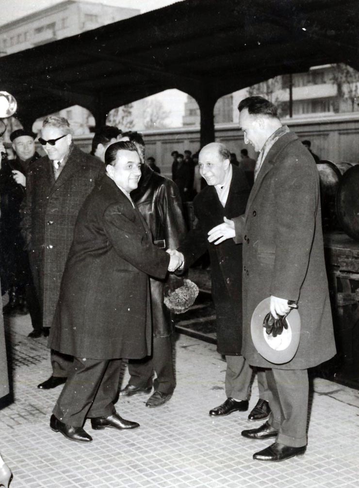 Întoarcerea delegaţiei sindicale române de la sesiunile Comitetului Executiv şi Consiliului General al Federaţiei Sindicale Mondiale de la Sofia (10 XII 1966)