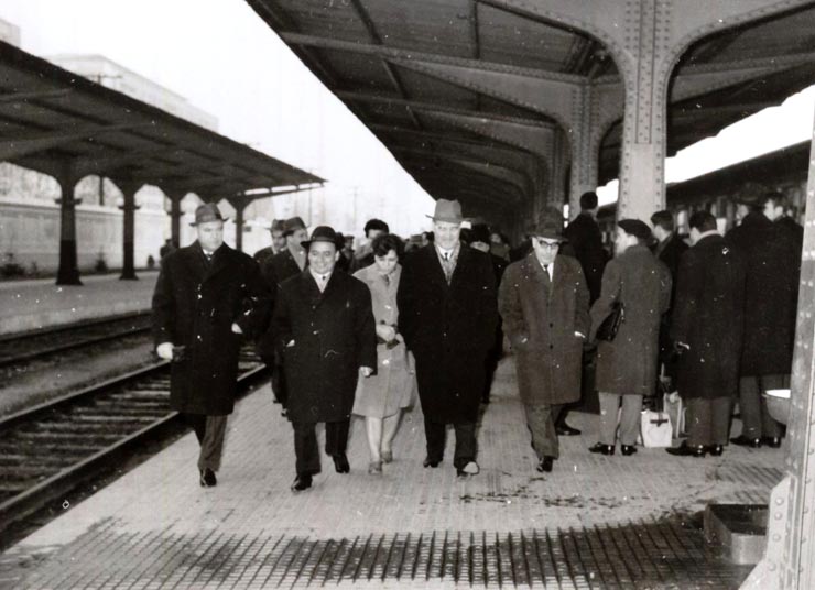 Întoarcerea delegaţiei sindicale române de la sesiunile Comitetului Executiv şi Consiliului General al Federaţiei Sindicale Mondiale de la Sofia (10 XII 1966)