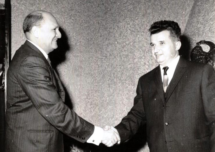 Aspect de la masa oferită de Nicolae Ceauşescu cu prilejul vizitei delegaţiei Partidului Comunist din Venezuela. (12 XII 1966)