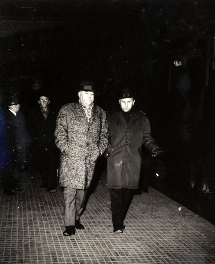 Sosirea de la Sofia, unde a participat la cea de a XX-a sesiune a C.A.E.R.-ului, a delegaţiei condusă de Gheorghe Rădulescu. (14 XII 1966)