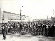 Aspect din timpul vizitei conducătorilor de partid şi de stat în regiunea Bacău (Combinatul Chimic Borzeşti)