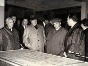 Aspect din timpul vizitei conducătorilor de partid şi de stat în regiunea Bacău (Uzina de ţevi Roman)