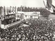 Aspect din timpul vizitei conducătorilor de partid şi de stat în regiunea Galaţi (Combinatul de fibre artificiale Brăila)