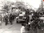 Intrarea Armatei Sovietice în Bucureşti. (Bulevardul Carol). 