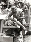 Întâlnirea cu Armata Roşie în Bucureşti (Bulevardul Carol).