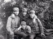 Jozsa Bela cu un grup de militari.
(F.A.)
