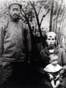 Orbán Andra's şi soţia. Regiunea Mureş Aut. Maghiară.
(F.A.)
