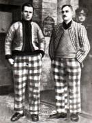 Fotografie reprezentând pe Gheorghe Gheorghiu-Dej şi I. Colef în curtea închisorii Doftana în anul 1938 (1938).