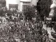 Aspect de la mitingul oamenilor muncii din Capitală, care a avut loc în faţa sediului C.C. al P.C.R. din Aleea Alexandru, unde a vorbit Gheorghe Gheorghiu-Dej şi alte persoane (1944, august 30).