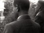 Gheorghe Gheorghiu-Dej vorbind de la balconul sediului C.C. al P.C.R. din Aleea Alexandru, la mitingul oamenilor muncii din Capitală (1944, august 30).