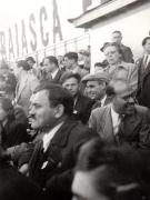Gheorghe Ghorghiu-Dej în faţa microfonului, la mitingul oamenilor muncii din Capitală, care a avut loc pe stadionul A.N.E.F. (1944 septembrie 24).