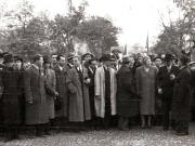 Gheorghe Gheorghiu-Dej, Emil Bodnăraş, I. Rangheţ, Ştefan Voitec, Lucreţiu Pătăşcanu, Andrei Pătraşcu, Constantin Pârvulescu, Ana Pauker, Vasile Luca, Pintilie Gheorghe în fruntea coloanelor de muncitori care se îndreaptă spre Ambasada Uniunii Sovietice cu prilejul sărbătoririi Marii Revoluţii Socialiste din Octombrie (1944 noiembrie 7).