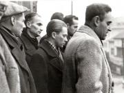 Gheorghe Gheorghiu-Dej vorbind muncitorilor mineri de pe balconul unei vase din Petroşani cu prilejul sosirii în Valea Jiului (1944 noiembrie 23).