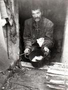 Hrana unui miner pensionar din Valea Jiului: coji de pâine într-un ceaun (1944 noiembrie 24).