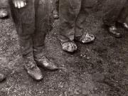Fotografii făcute cu prilejul vizitei lui Gheorghe Gheorghiu-Dej în Valea Jiului (aspect asupra felului cum suint îmbrăcaţi şi echipaţi muncitorii mineri) (1944 noiembrie 24).