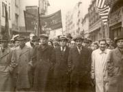 Conducători ai muncitorimii în fruntea unei manifestaţii populare din Capitală pentru un guvern F.N.D. (28 oct. 1944)
