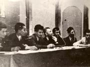 Constanţa, Sala Elpis, 1946. Nicolae Ceauşescu împreună cu activişti ai Regionalei P.C.R. Dobrogea la masa prezidiului. (1946)