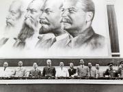 Bucureşti, 1 mai 1952. Aspecte de la tribuna oficială cu prilejul sărbătoririi Zilei Internaţionale a Oamenilor Muncii. (1 mai 1952)