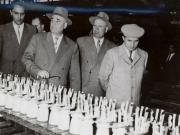 Mai 1959. Nicolae Ceauşescu împreună cu alţi conducători de partid şi de stat care vizitează uzinele „Electroputere” din Craiova. (mai 1959)