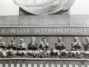 1 mai 1960. Nicolae Ceauşescu în tribuna oficială din Piaţa Aviatorilor – Bucureşti, cu prilejul sărbătoririi Zilei Internaţionale a Oamenilor Muncii. (1 mai 1960)