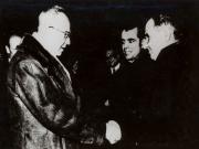 Nicolae Ceauşescu şi Gustav Husák, în momentul plecării delegaţiei cehoslovace spre patrie. (3 martie 1971)