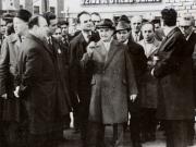 Nicolae Ceauşescu pe timpul vizitei de lucru la Uzinele de Utilaj Chimic din Ploieşti. (14 oct.1972)