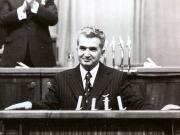 Nicolae Ceauşescu ţinând discursul la Conferinţa Naţionale a P.C.R. (7-9 dec.1977)