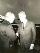 Corneliu Mănescu îl întâmpină pe Torsten Nilsson, ministru de externe al Suediei, cu ocazia vizitei sale în România. (3 mai 1967)