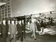 Membri ai conducerii de partid şi de stat vizitând expoziţia industrială japoneză de la Bucureşti. (29 mai 1967)