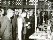 Membri ai conducerii de partid şi de stat vizitând expoziţia industrială japoneză de la Bucureşti.(29 mai 1967)