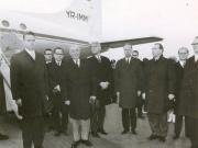 Sosirea pe aeroportul Seutula din Helsinki a lui Ion Gh. Maurer şi Corneliu Mănescu, cu prilejul vizitei în Finlanda. (6 aprilie 1968)