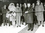 Secretarul general al C.C. al P.C.R. taie panglica inaugurală a Uzinei de autoturisme Piteşti. (20 august 1968)
