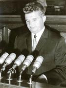 Nicolae Ceauşescu, secretar general al C.C. al P.C.R., preşedinte al Consiliului de Stat, expune, în Sesiunea extraordinară a M.A.N., Declaraţia cu privire la poziţia P.C.R. şi a guvernului român în legătură cu evenimentele din Cehoslovacia. (22 august 1968)