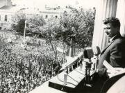 Nicolae Ceauşescu la tribuna mitingului popular din Piaţa Libertăţii din Cluj, cu prilejul vizitei conducătorilor de partid şi de stat în acest judeţ.(30 august 1968)