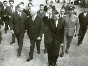 Nicolae Ceauşescu, secretar general al C.C. al P.C.R. şi şeful delegaţiei române de partid şi de stat în R.S. Cehoslovacă, însoţit de Ludvik Svoboda şi Alexander Dubcek. (august 1968)