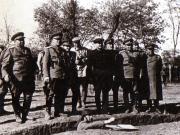Gh. Gh.-Dej, Emil Bodnăraş, L. Sălăjan, Nicolae Ceauşescu, C. Doncea etc la o manevră militară. (1950)
