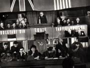 Aspect din timpul lucrărilor primului Congres General al Sindicatelor Unite. Din prezidiu fac parte Gh. Gheorghiu Dej ş.a. (Sala M.A.N.) (Lotar Rădăceanu, Gh. Nicolau, Brătfăleanu, Gh. Apostol, Vasile Luca, Vlădescu Răcoasa).(20 – 30  ianuarie 1945)