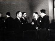 Primul Consiliu de Miniştrii al noului Cabinet. În fotografie Gh. Gheorghiu Dej, P. Constantinescu Iaşi, L.Rădăceanu, ş.a. în sala Marii Adunări Naţionale (Lucreţiu Pătrăşcanu).(6 martie 1945)