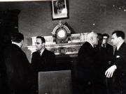 Primul Consiliu de Miniştrii al noului cabinet. În fotografie Gh. Gheorghiu Dej, Petru Groza, ş.a., sala marii Adunări Naţionale (Gh. Tătărescu, Petre Constantinescu Iaşi, Lucreţiu Pătrăşcanu).(6 martie 1945)