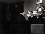 Primul Consiliu de Miniştrii al noului cabinet. În fotografie Gh. Gheorghiu Dej, Gh.Tătărescu, ş.a., sala Marii Adunări Naţionale.(6 martie 1945)